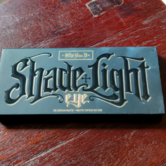 Kat Von D Shade and Light eyeshadow palette
